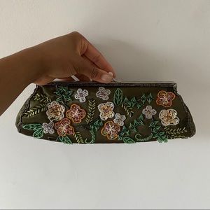 Vintage Floral Print Clutch 🌺